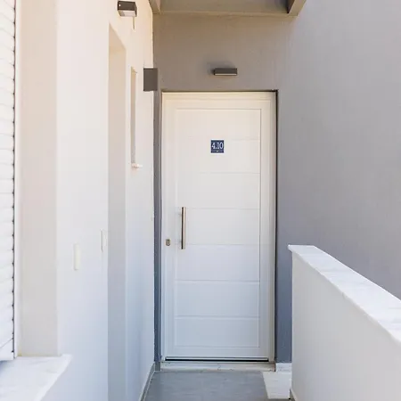 Almond's Family Maisonette * Orfánion