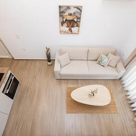 Almond's Family Maisonette *