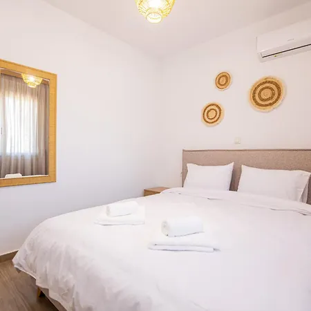 Almond's Family Maisonette Appartamento Orfánion